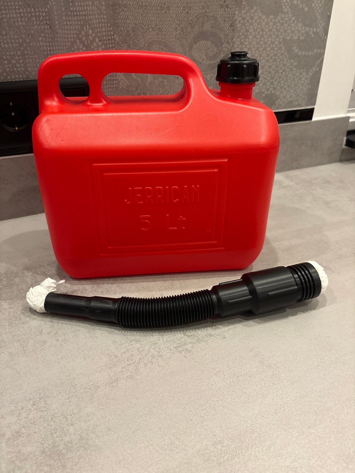 Jerrycan 5L - Rode Brandstofkan met Schenktuit, Ophalen of Verzenden