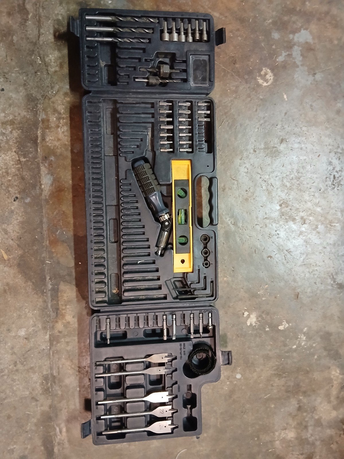 gereedschap set groot, Doe-het-zelf en Verbouw, Gereedschap | Handgereedschap, Ophalen of Verzenden, Zo goed als nieuw, Bitset