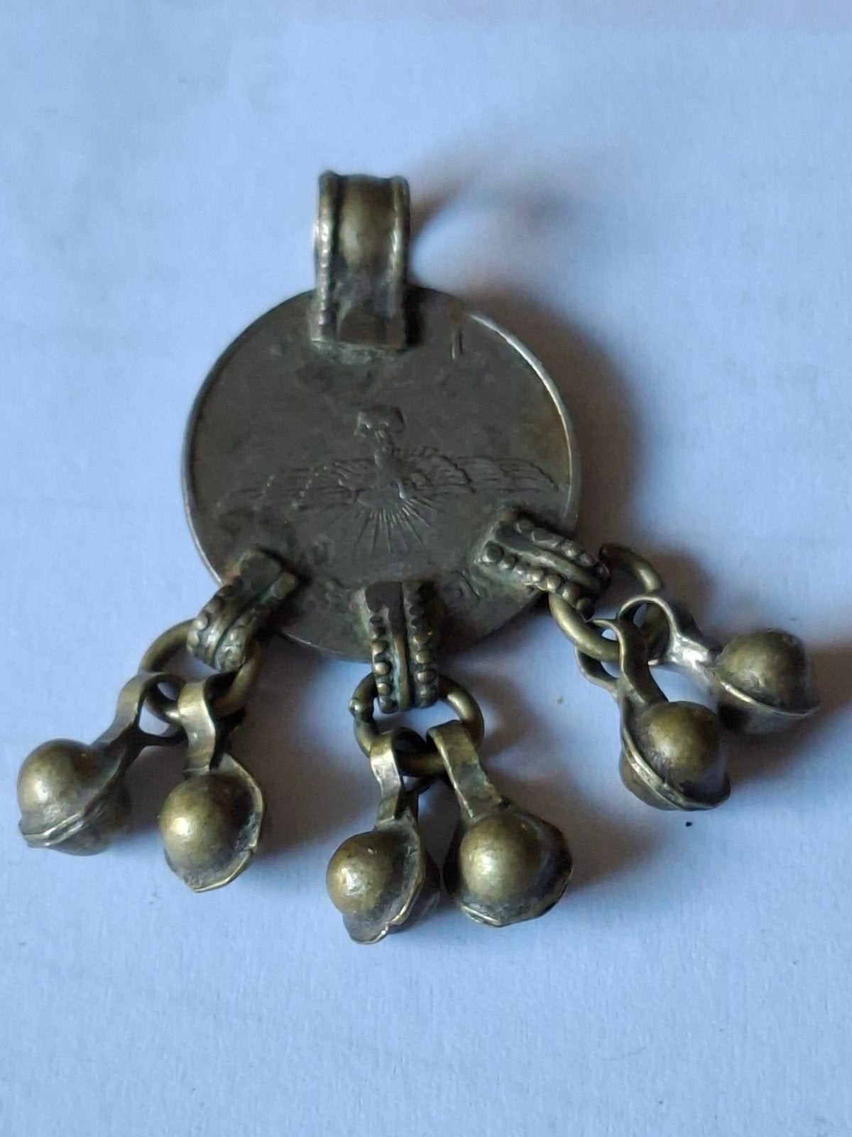 Antieke Tribale Munthanger met Belletjes – Egypte 1967, Ophalen of Verzenden, Gebruikt, Zilver, Overige materialen