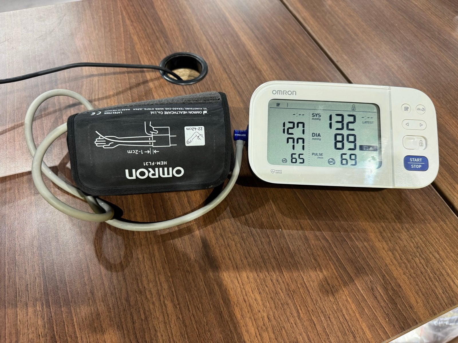 Omron Bloeddrukmeter met manchet, Ophalen of Verzenden, Gebruikt, Overige typen