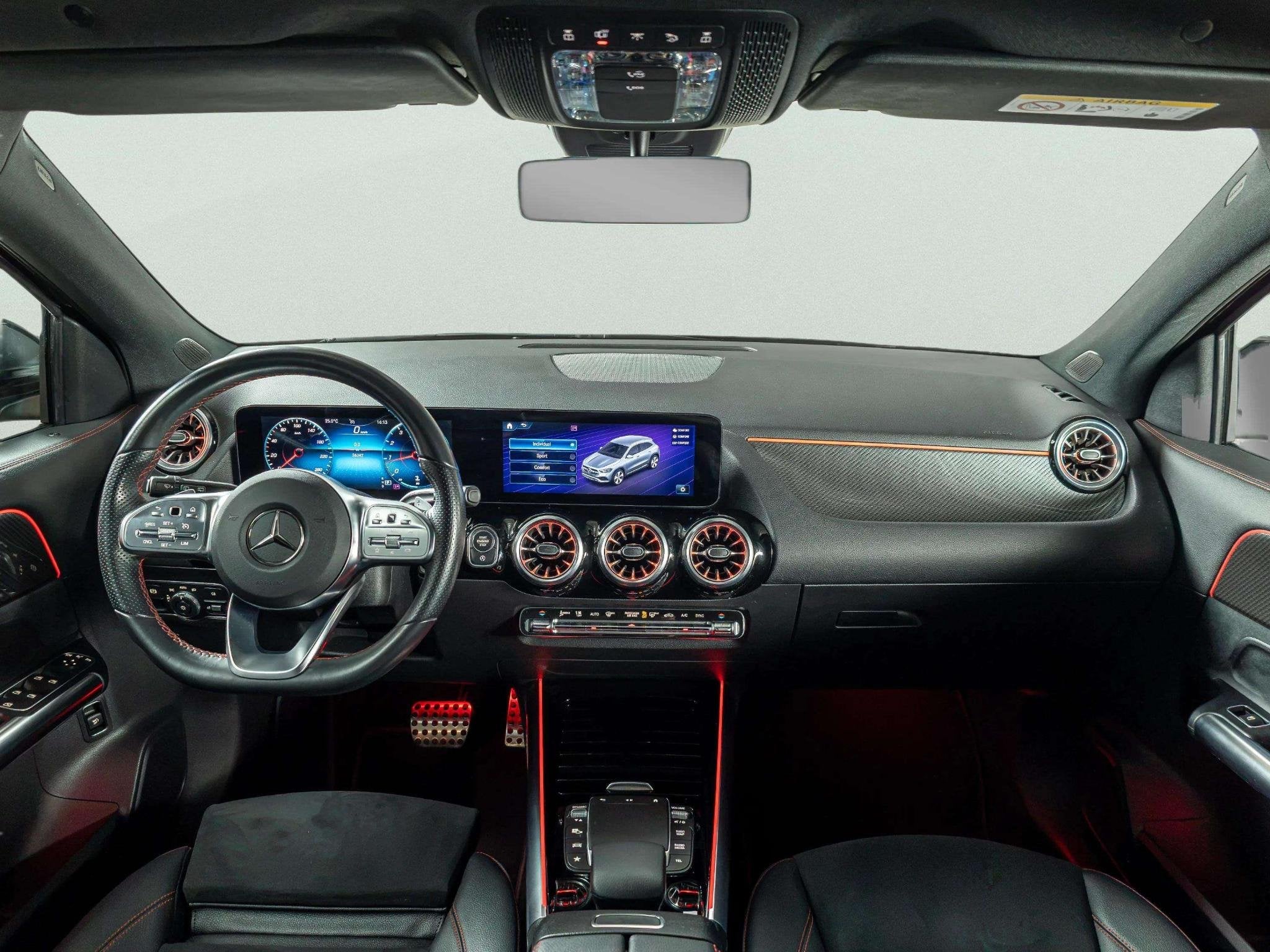 Mercedes-Benz GLA 180 Business Solution AMG, Auto's, Dealer onderhouden, Gebruikt, 4 cilinders, Leder en Stof