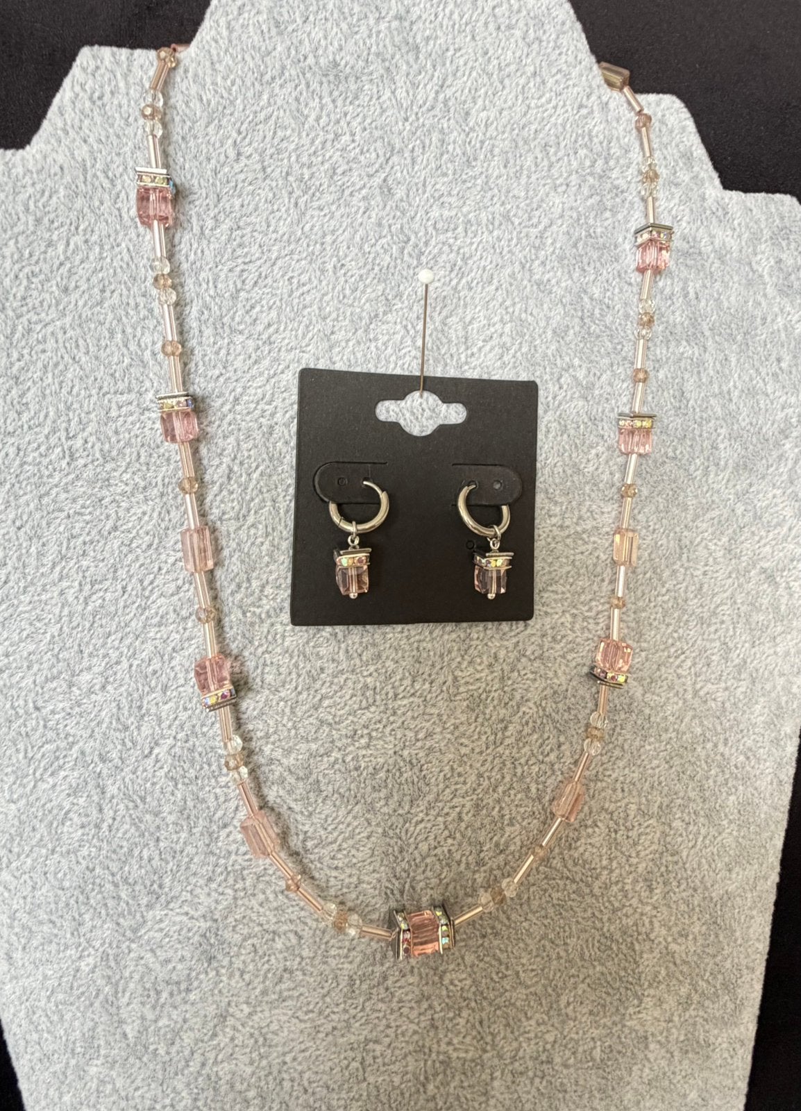 Exclusieve RVS set ketting en oorbellen naar luxe merk., Ophalen of Verzenden, Nieuw, Roze, Overige materialen