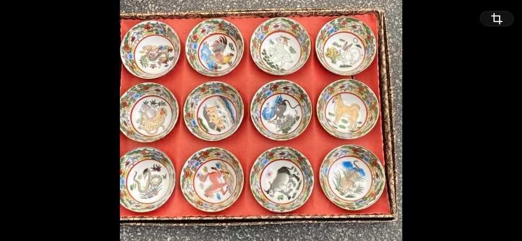 Set van 12 Chinese theekopjes met dierenriemtekens, Antiek en Kunst, Antiek | Servies los, Ophalen of Verzenden