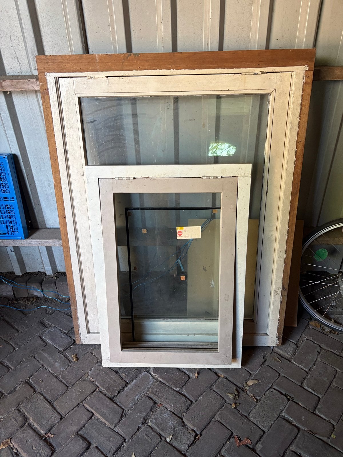 2 kozijnen met uitzetraam - diverse afmetingen, Doe-het-zelf en Verbouw, Ophalen, Gebruikt, Gevelraam of Ruit, 80 tot 120 cm