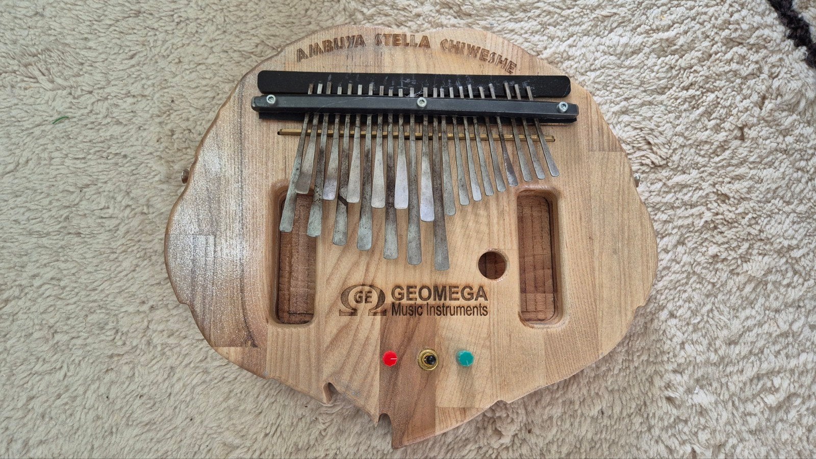 Electro Mbira Kalimba Ambuya Stella Chiweshe met Pickup, Ophalen of Verzenden, Zo goed als nieuw