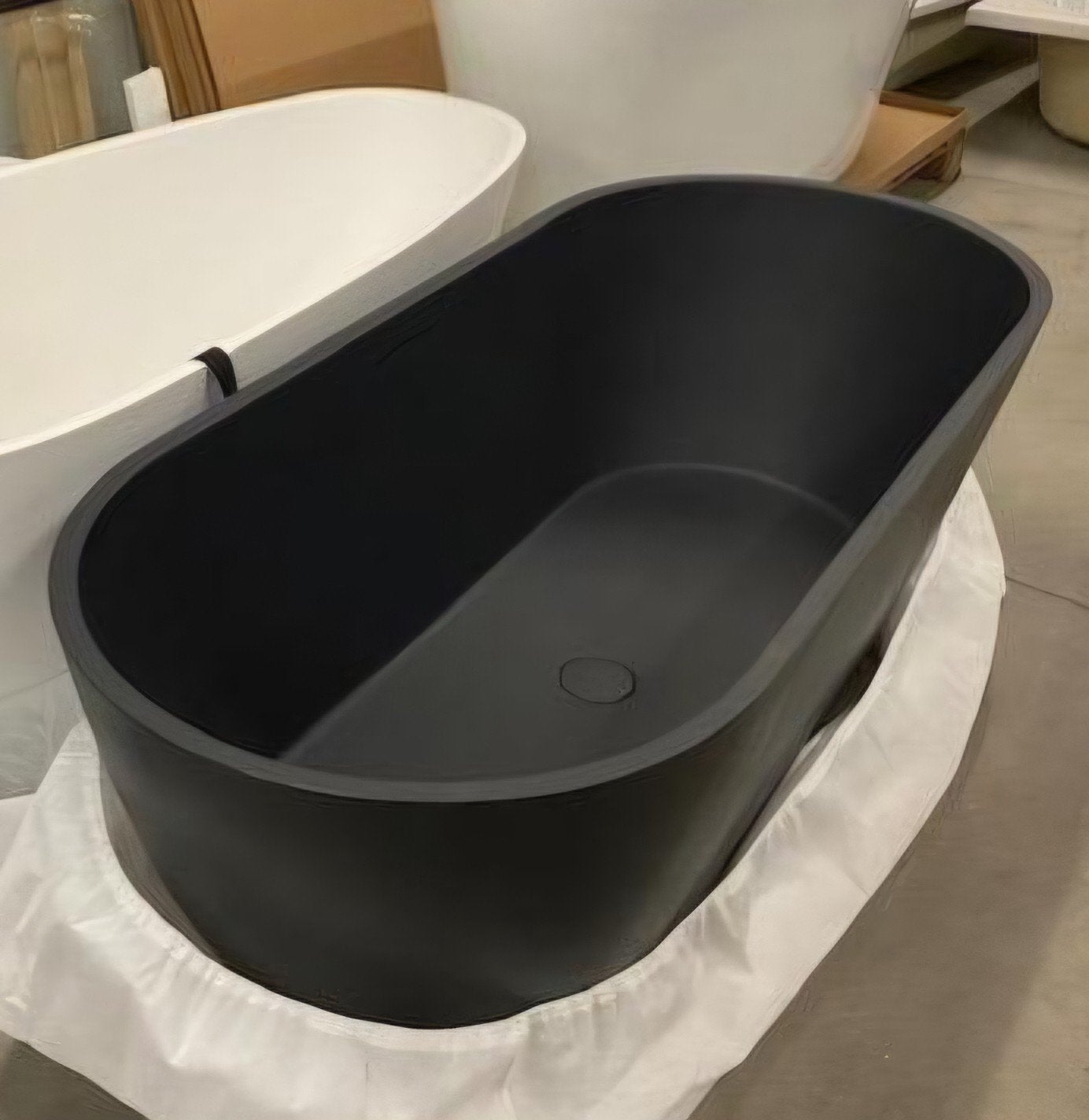 Nieuw vrijstaand ligbad Off Black (Rock Texture) 170 x 75, Ophalen of Verzenden, Nieuw, Met bad