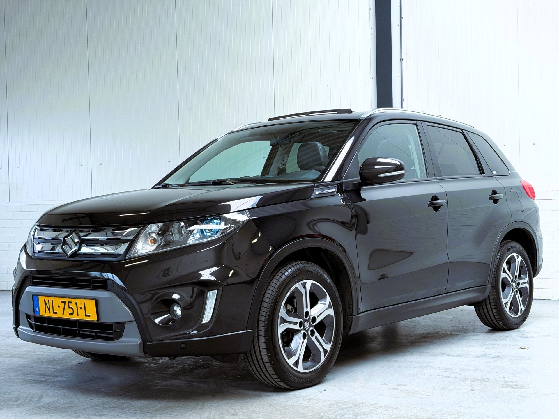 Suzuki Vitara 1.6 High Executive|Pano|Org NL|Trekhaak|Alle O, Auto's, Dealer onderhouden, Gebruikt, 4 cilinders, 1095 kg