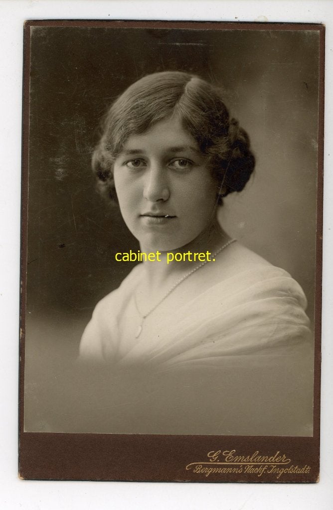 Antieke Kabinetfoto Jonge Vrouw - G. Emslander Ingolstadt, Verzamelen, Foto, Ophalen of Verzenden, Zo goed als nieuw, Voor 1940