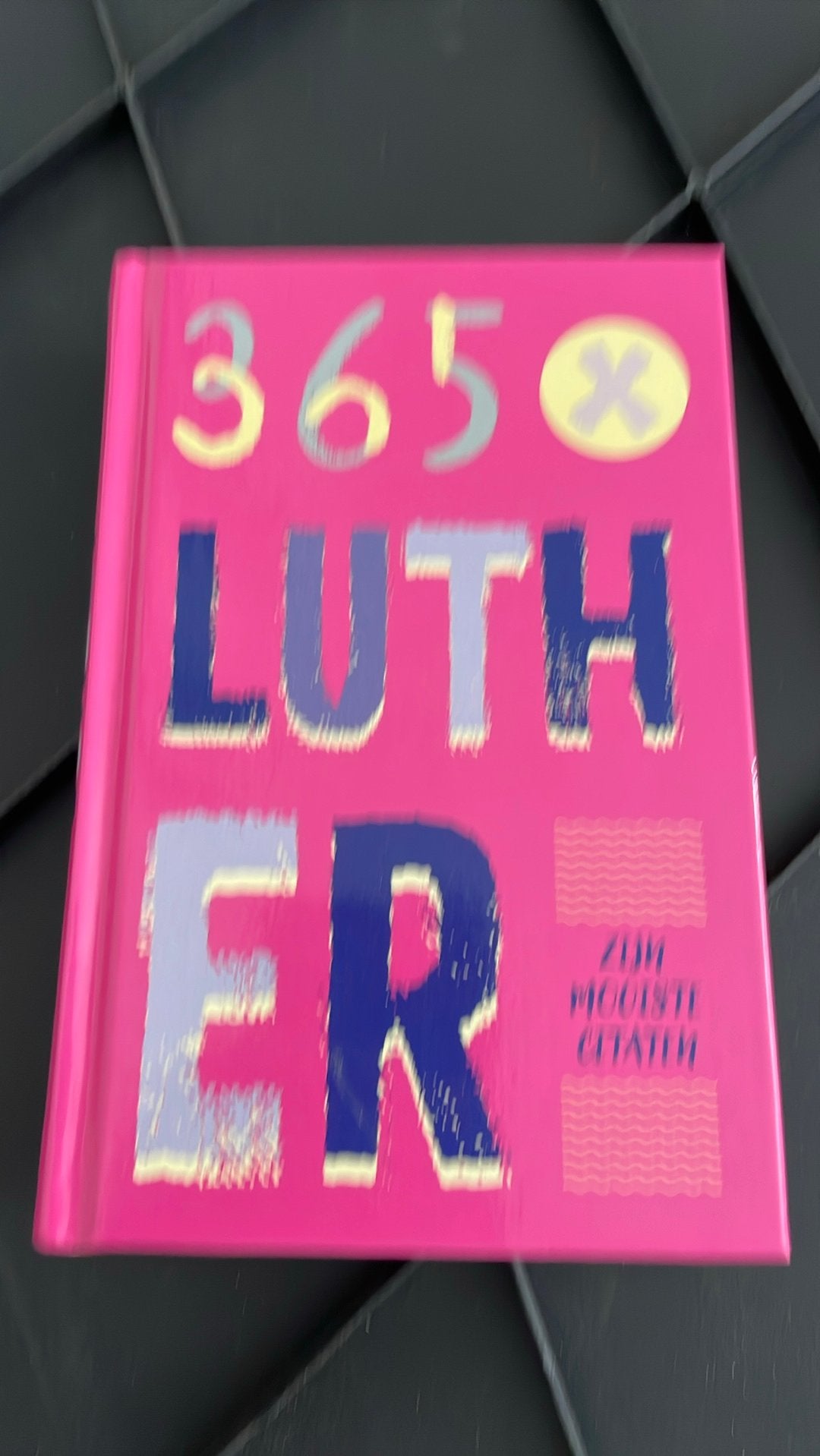 365 X Luther, Verzenden, Zo goed als nieuw