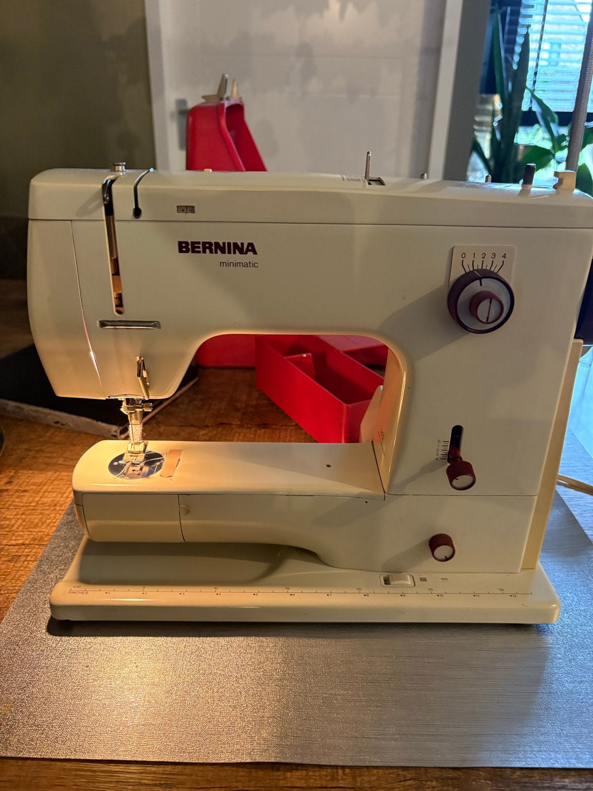 Bernina Minimatic Naaimachine 807, Ophalen, Gebruikt, Naaimachine, Bernina