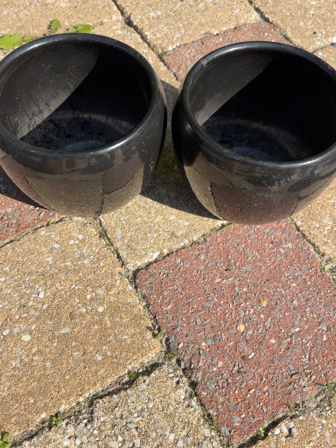 2 Floran Rian bloempotten zwart glanzend Ø14 cm, Ophalen, Rond, Zo goed als nieuw, Aardewerk