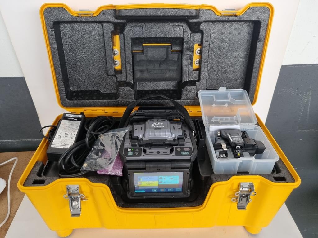 FUJIKURA 90s+ FUSION SPLICER WITH CT-50 CLEAVER (ARC 9206), Ophalen of Verzenden, Gebruikt