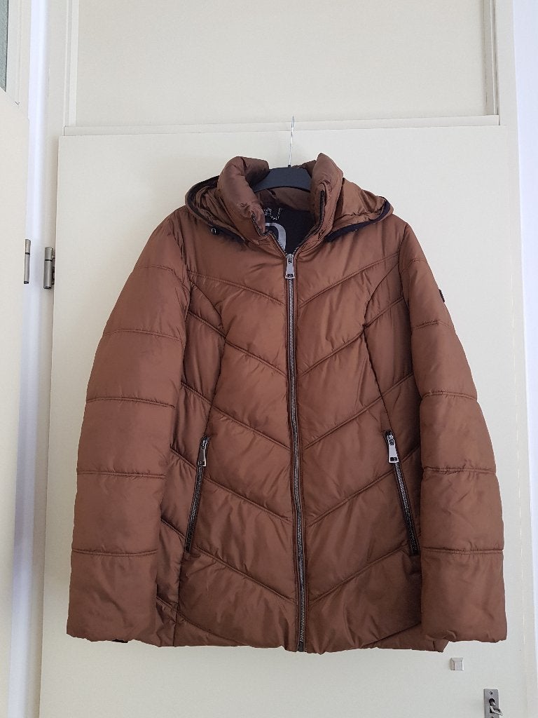 Jas / winterjas voor dames -- maat 44 -- merk: District, Kleding | Dames, Jassen | Winter, Bruin, Maat 42/44 (L), Ophalen of Verzenden