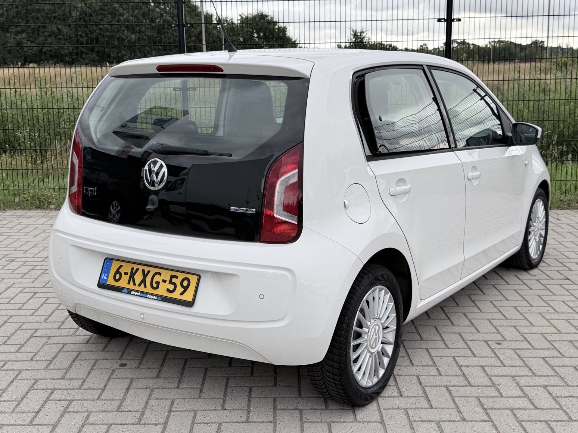 Volkswagen Up! 1.0 high up! BlueMotion | PDC | Bluetooth | A, Auto's, Euro 5, Stof, Gebruikt, 840 kg