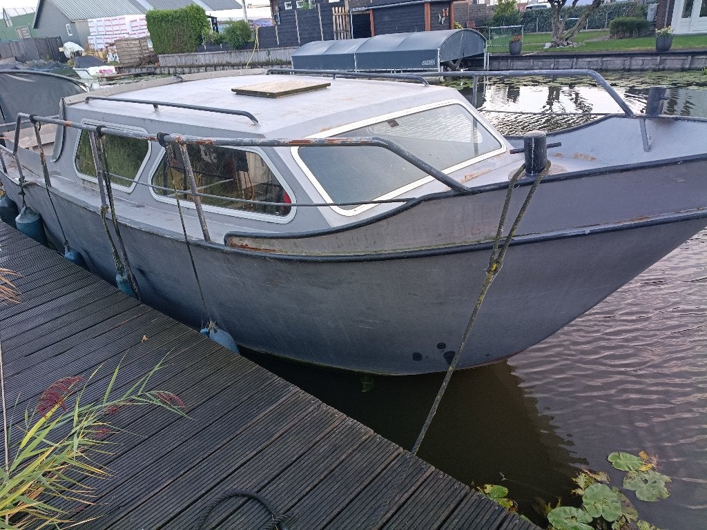 Sloep open boot 8 meter met 4 cilinder sole mini 34, Ophalen, Zo goed als nieuw, Motor en Techniek