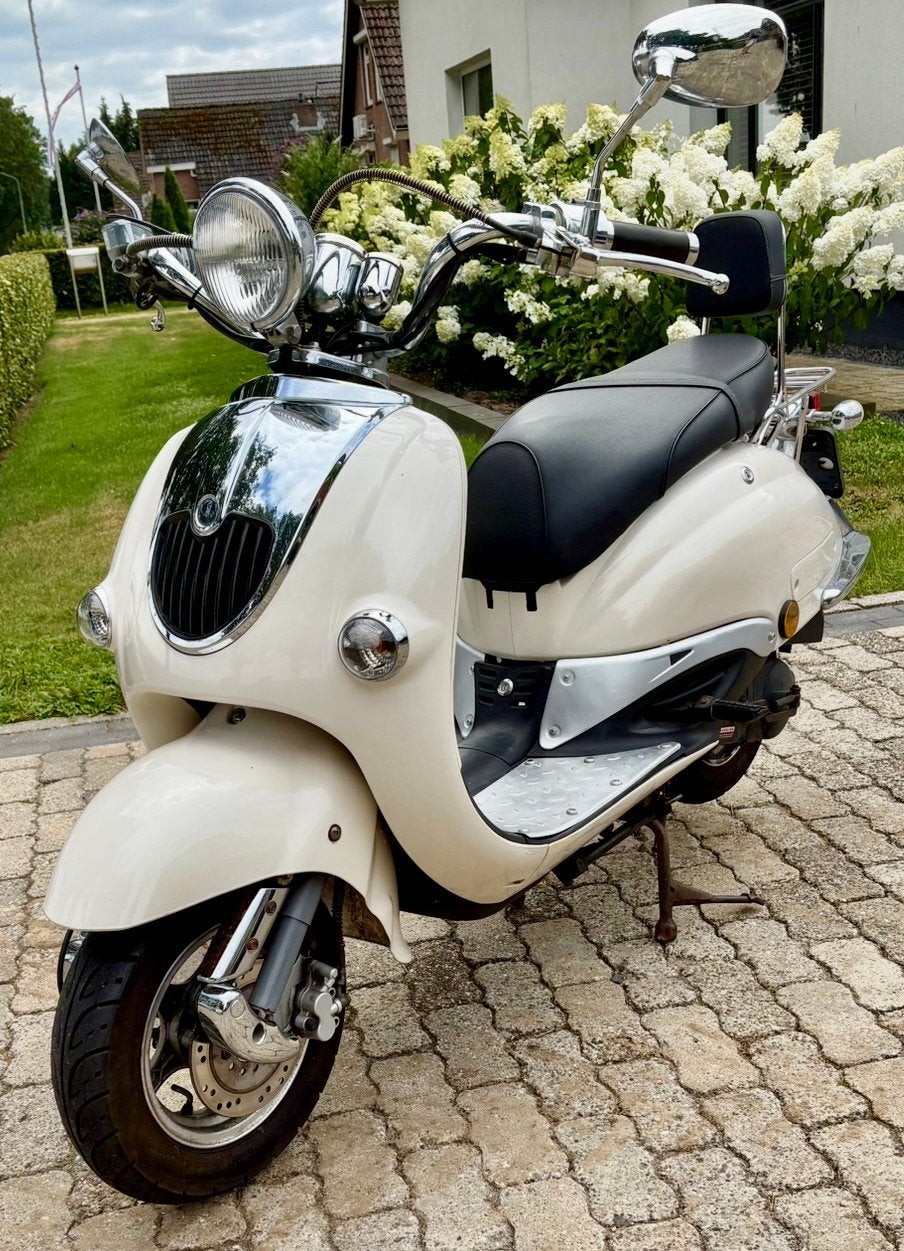 Zeer nette scooter, Fietsen en Brommers, Scooters | SYM, Ophalen, Zo goed als nieuw, Benzine, Overige modellen
