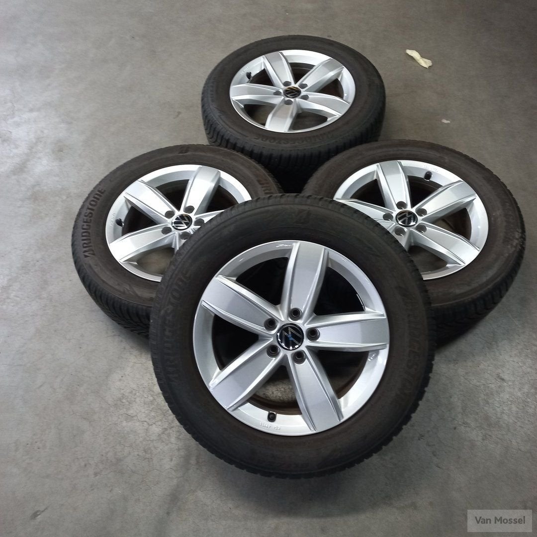 Volkswagen Tiguan Bridgestone Blizzak LM005 215/65/R17 103H