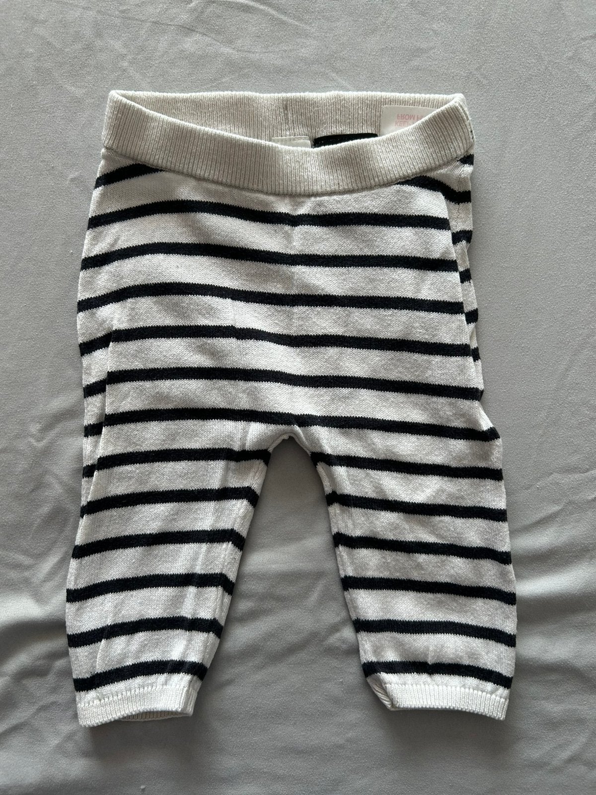 H&M Broekje Maat 62, Kinderen en Baby's, Babykleding | Maat 62, Ophalen of Verzenden, Zo goed als nieuw, Jongetje of Meisje, Broekje