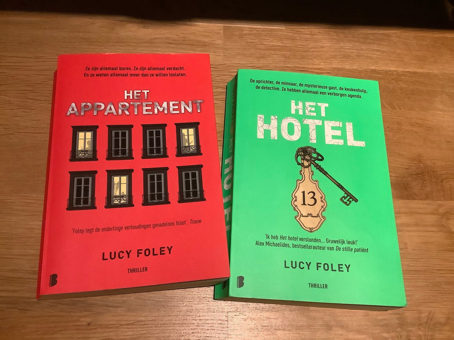 Lucy Foley Thriller Boeken: Het Appartement & Het Hotel, Ophalen of Verzenden, Gelezen, Nederland