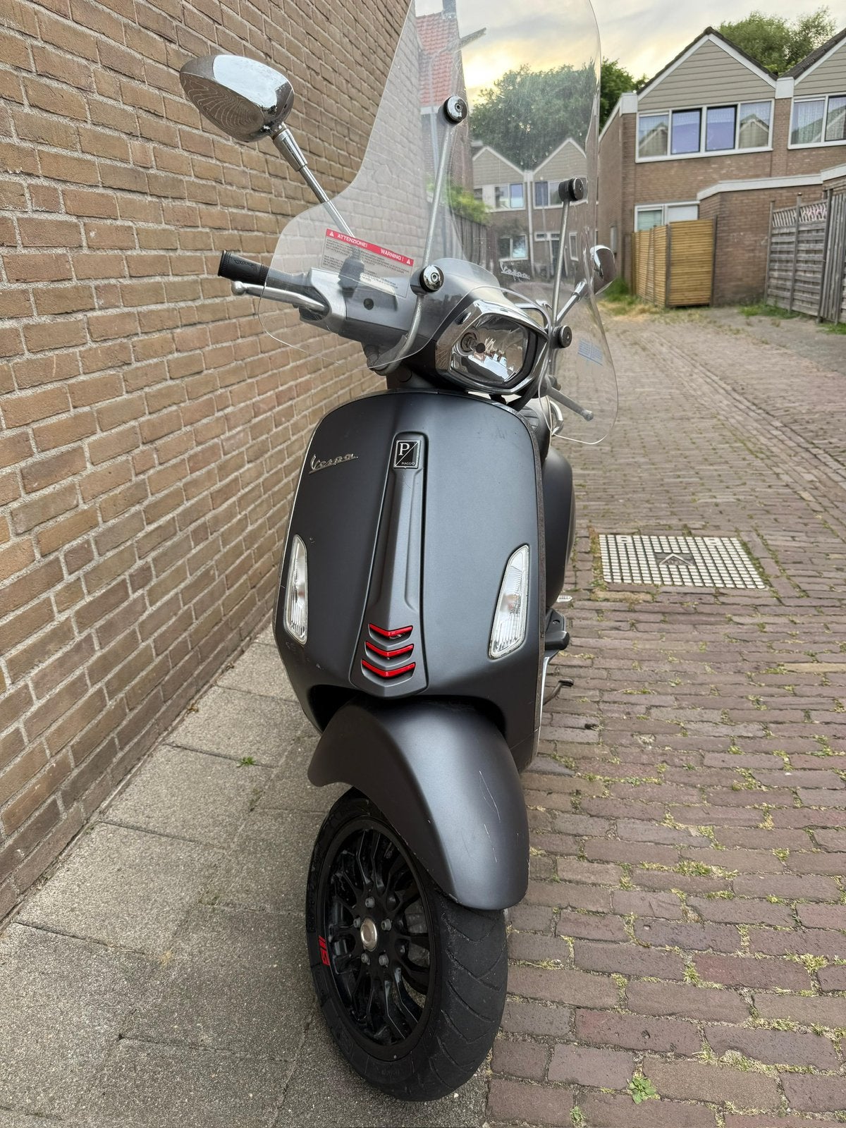 Vespa Sprint 2017 grijs, Fietsen en Brommers, Ophalen, Gebruikt, Vespa S, Benzine