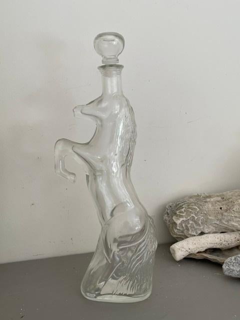 Lege glazen fles rode wodka red vodka. Steigerend paard., Verzamelen, Ophalen, Zo goed als nieuw, Overige typen