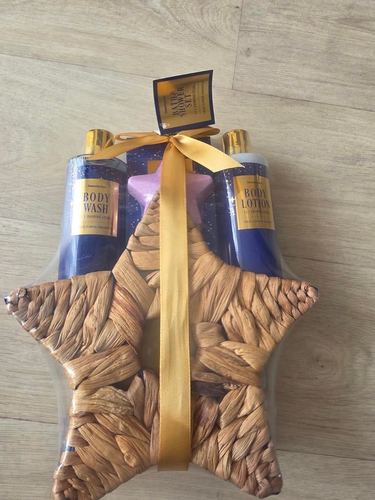 Leuke Nieuwe Bad & Douche Cadeauset - Snelle Verzending, Ophalen of Verzenden