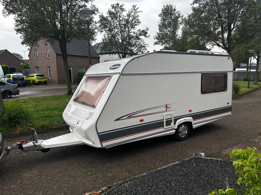 Caravan met voortent, Beyerland 440 DB Sprinter Lite, Vast bed, Kachel, Treinzit, 750 - 1000 kg