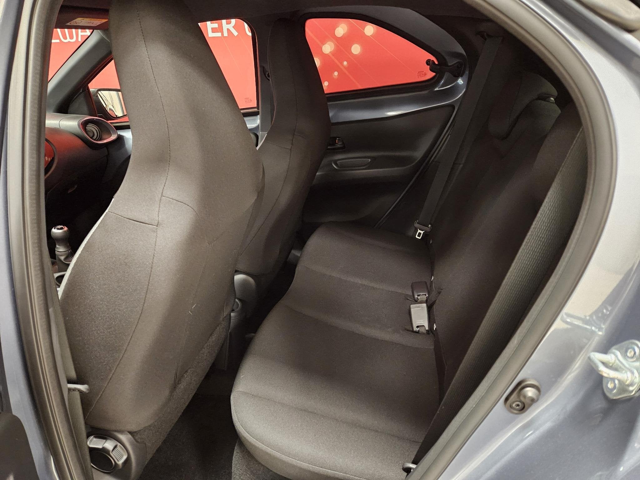 Toyota Aygo X 1.0 VVT-i MT Pulse | Apple Carplay/Android Aut, Stof, Gebruikt, Euro 6, 4 stoelen