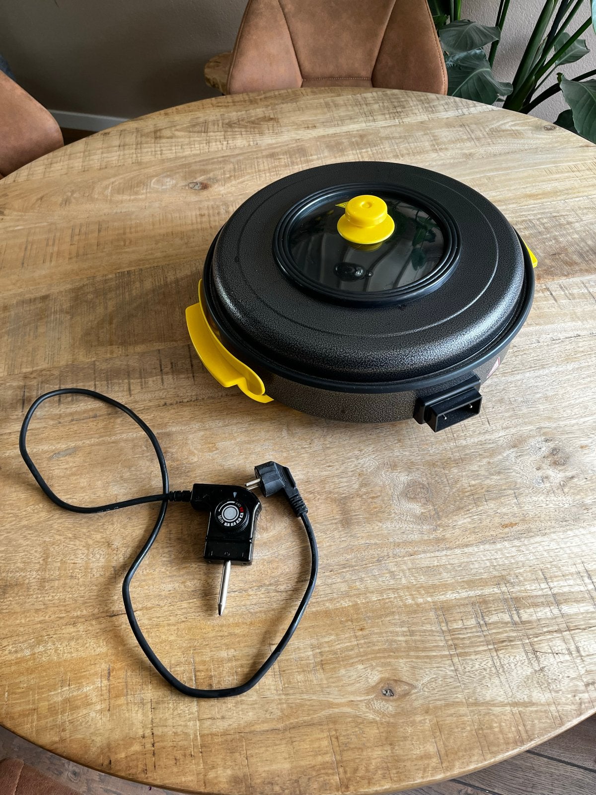 Elektrische pan met deksel en thermostaat, Ophalen, Gebruikt