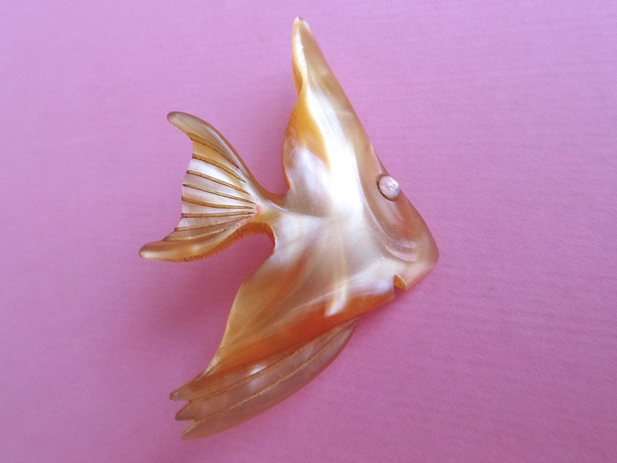 jwg Vintage 50s Midcentury maanvis vis broche moonglow bruin, Sieraden, Tassen en Uiterlijk, Verzenden, Overige materialen, Broche