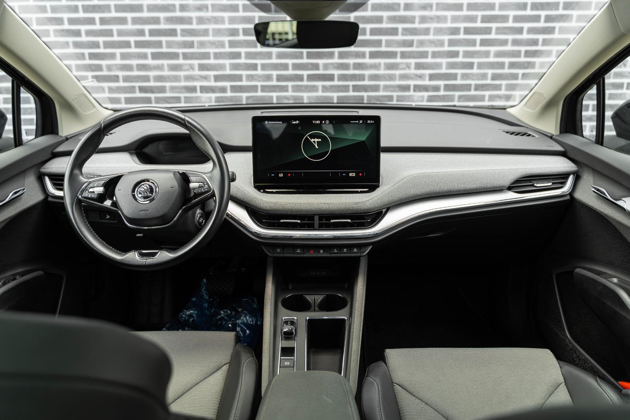 Skoda Enyaq iV 60 | Panoramadak | Lichtmetalen Velgen 20 inc, 397 km, Achterwielaandrijving, Gebruikt, Zwart