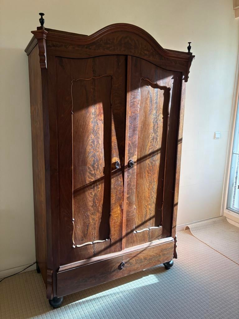 Antieke kleding/linnen kast (Biedermeierperiode) mahoniehout, Ophalen