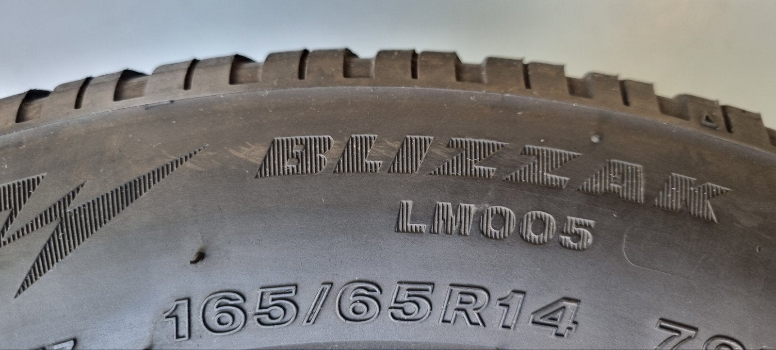 Bridgestone Winterbanden met stalen velgen (Toyota Aygo), Auto-onderdelen, Banden en Velgen, Ophalen, 14 inch, Gebruikt, Banden en Velgen