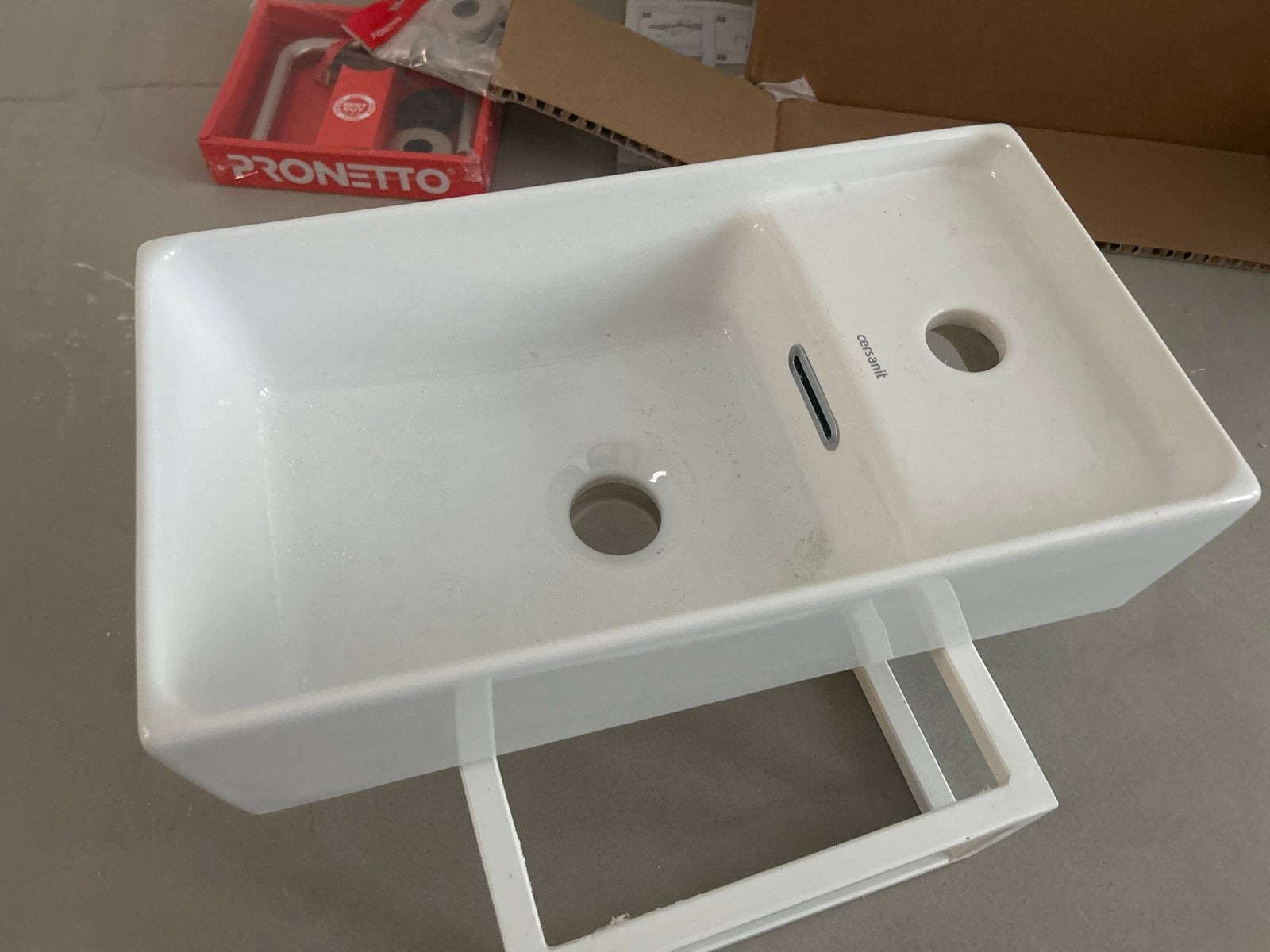Cersanit Wastafel - Compact en Modern Design, Ophalen, Nieuw, Wastafel