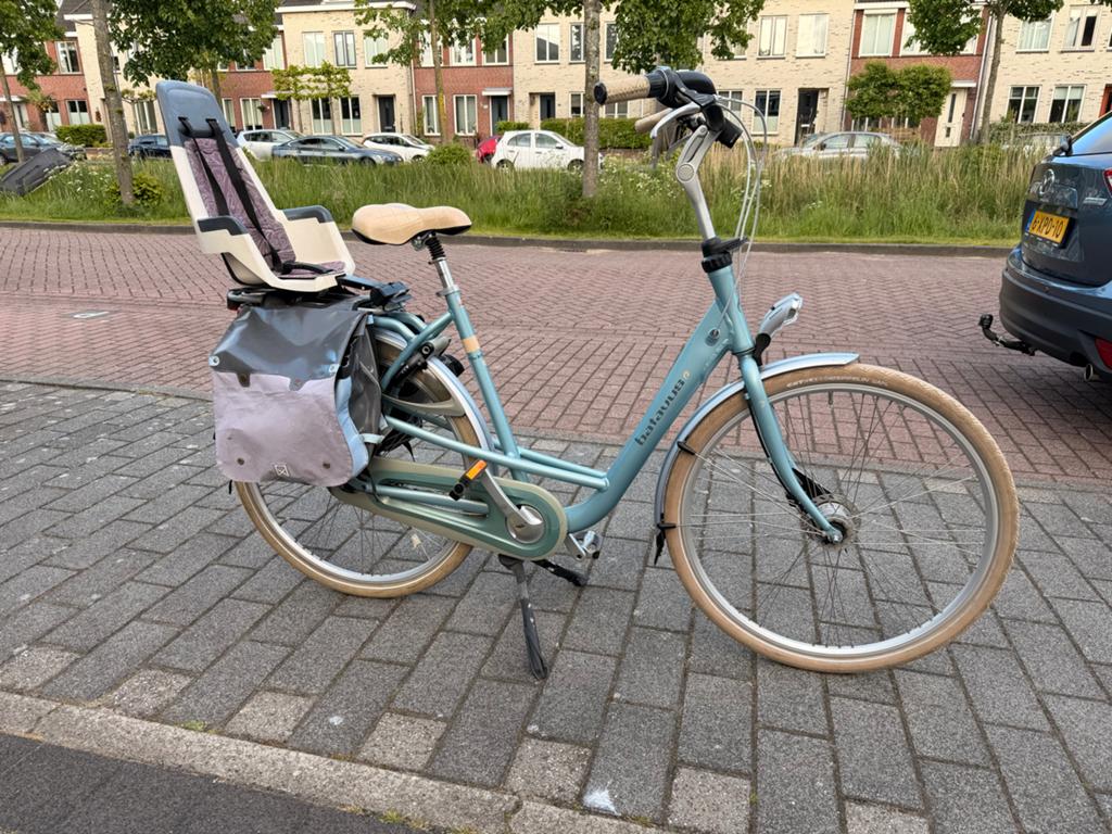 Batavus mambo - moederfiets + Bobike zitje + fietstassen, Fietsen en Brommers, Fietsen | Bakfietsen, Ophalen, Gebruikt, 2 kinderen