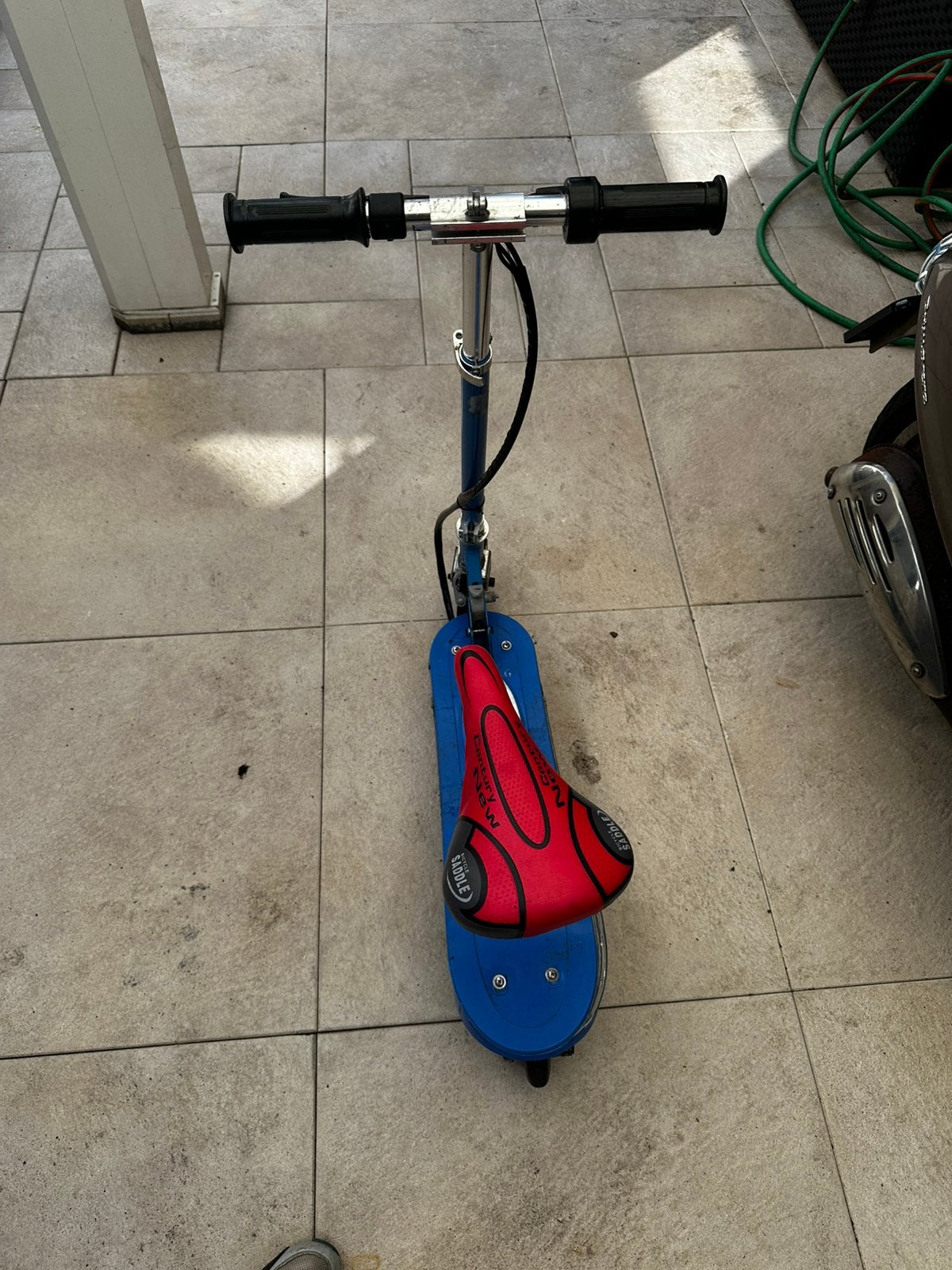Elektrische step, Fietsen en Brommers, Ophalen, Zo goed als nieuw, Elektrische step (E-scooter)
