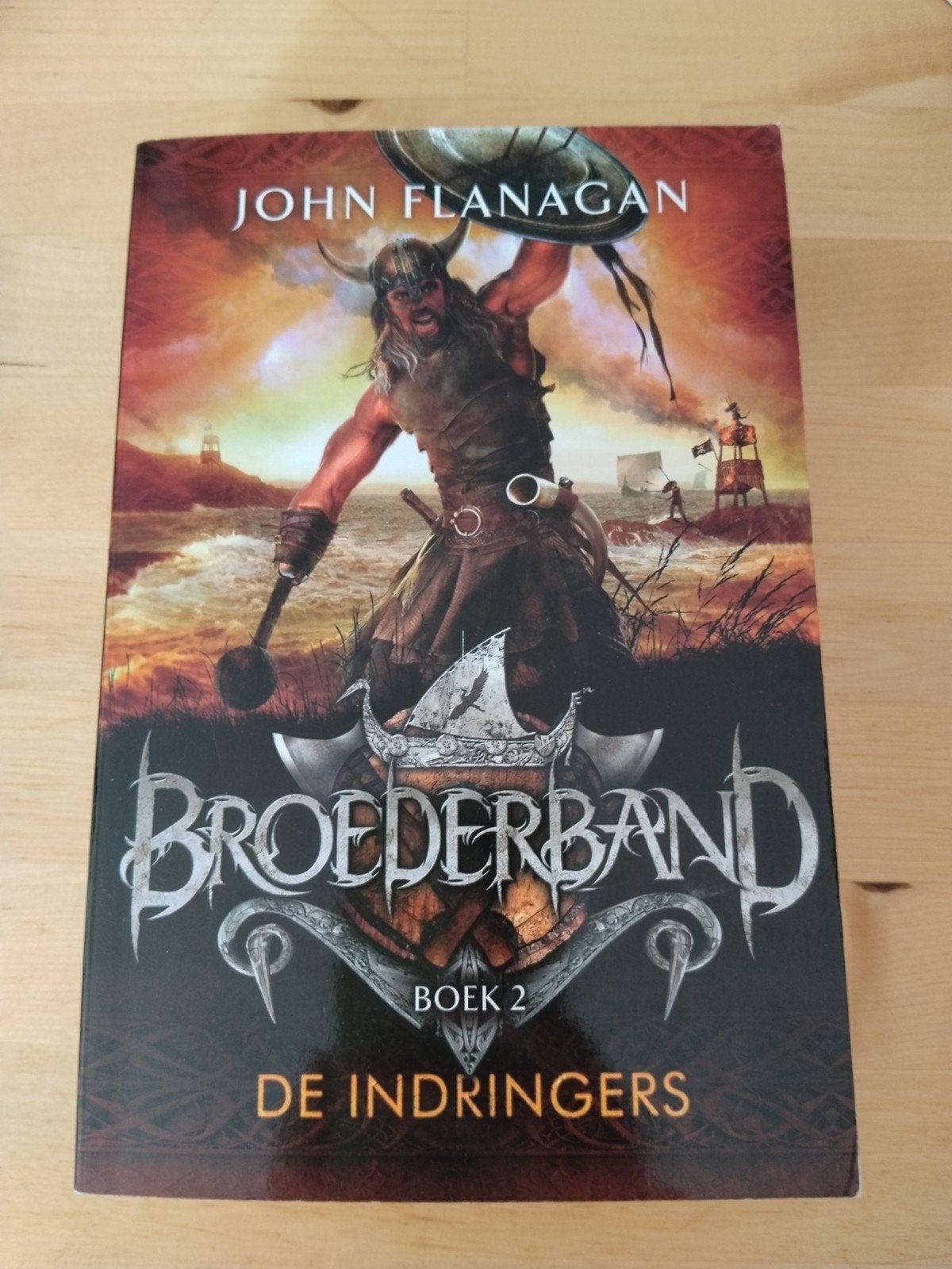 Broederband Boek 2: De Indringers - John Flanagan, Ophalen of Verzenden