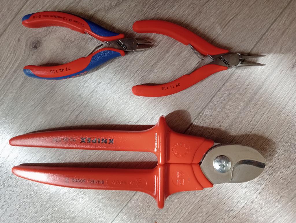 KNIPEX 95 06 230 VDE kabelschaar. AC 1000V, Verzenden, Zo goed als nieuw