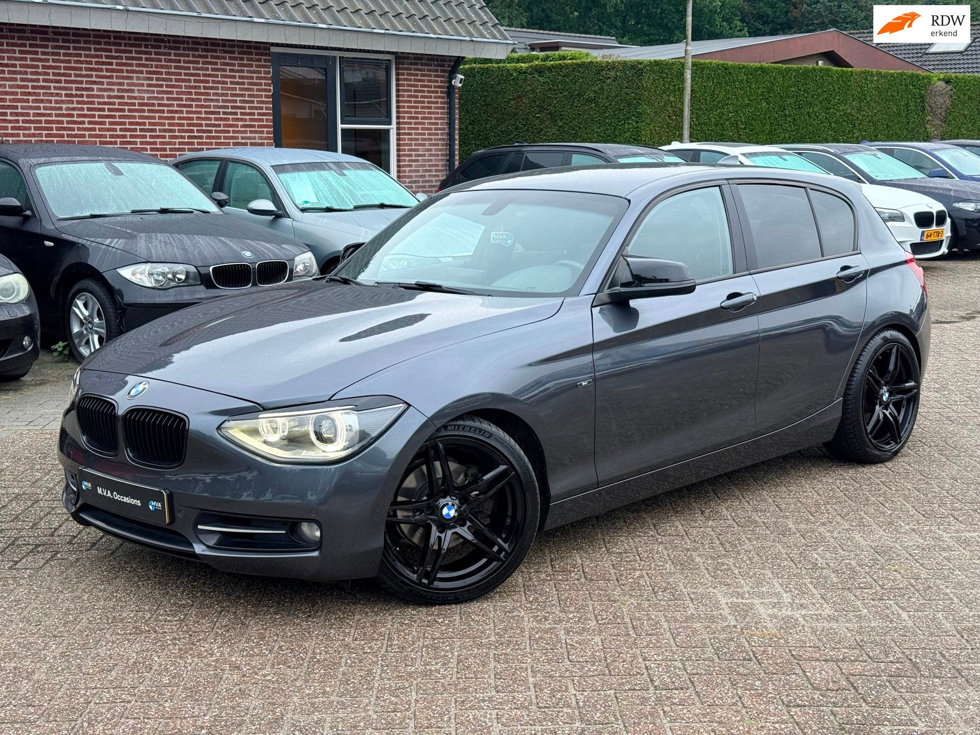 BMW 1-serie 118i High Executive Sport|Nieuwe Ketting + Kleps, Gebruikt, 4 cilinders, 170 pk, Automatische klimaatregeling