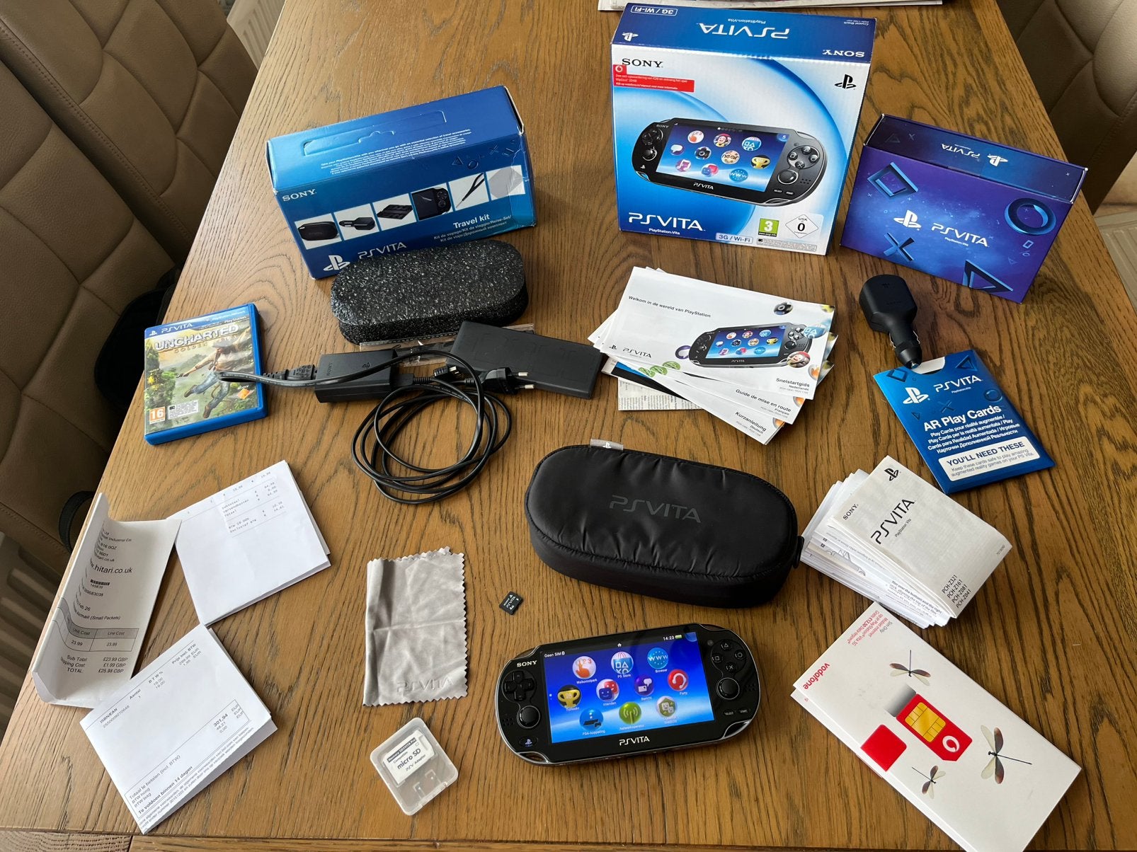 Playstation PS vita PCH-1104 oled cib boxed set nette staat, Spelcomputers en Games, Spelcomputers | Sony PlayStation Vita, Ophalen of Verzenden