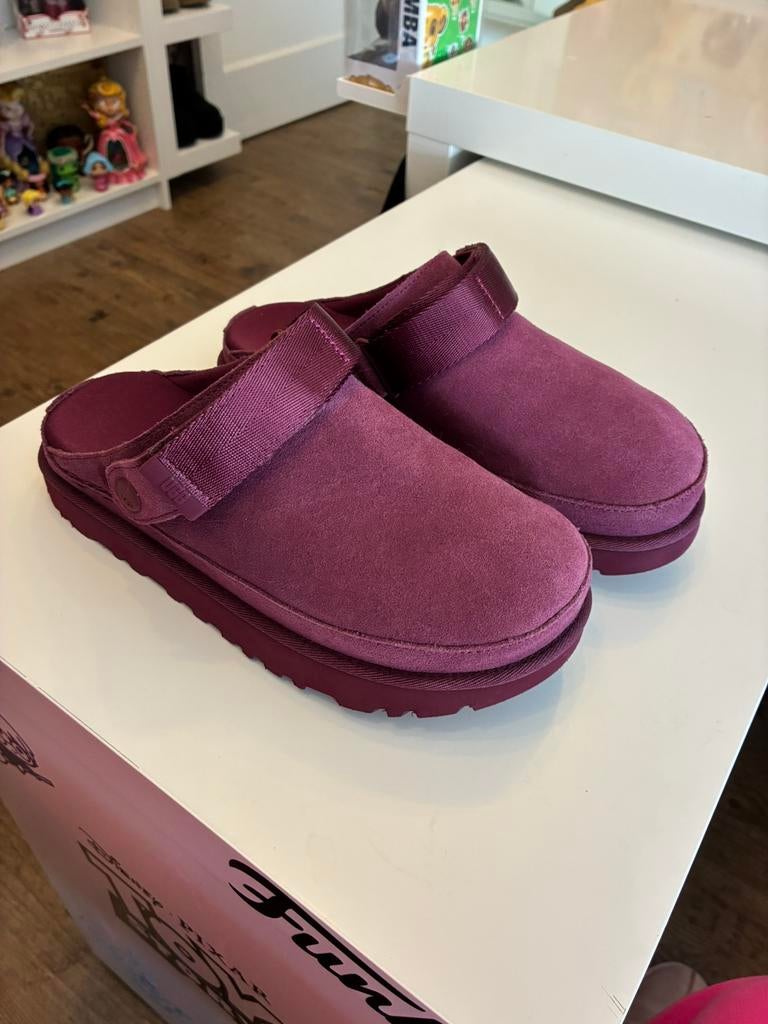 Ugg goldenstar clog burnt magenta 40, Instappers, Ophalen of Verzenden, Zo goed als nieuw, Rood