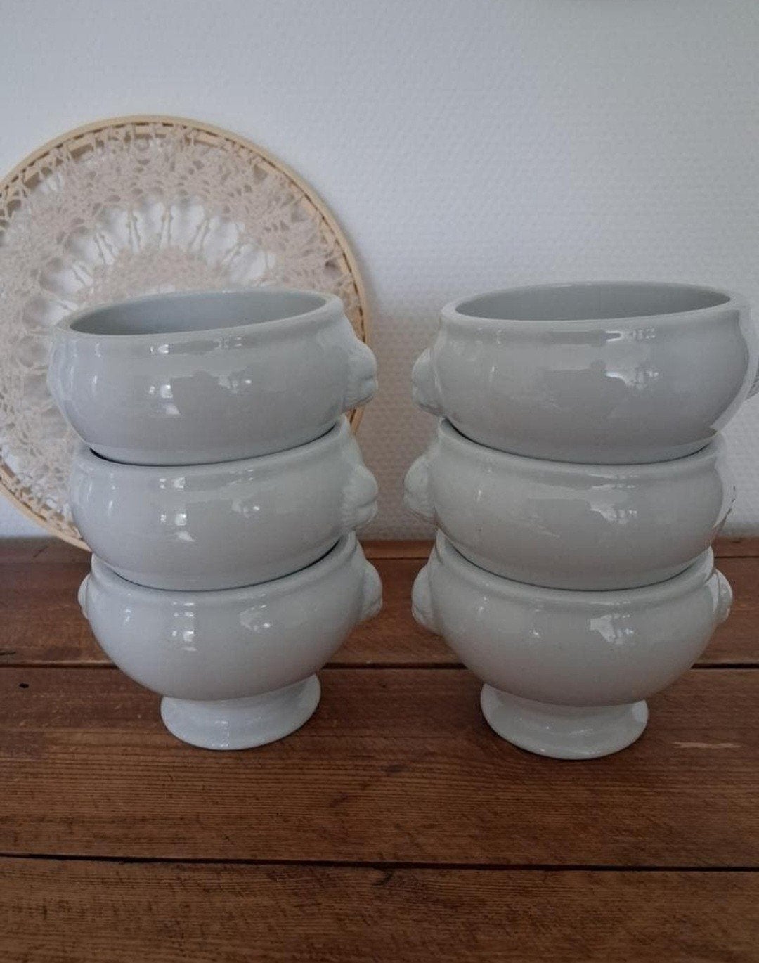 6 witte aardewerk soep kommen leeuwenkop, NIEUW., Nieuw, Ophalen of Verzenden, Kom(men), Overige stijlen