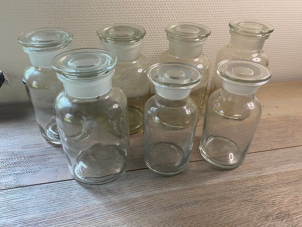 7 vintage glazen apothekersflessen met stop (2 maten), Antiek en Kunst, Ophalen of Verzenden