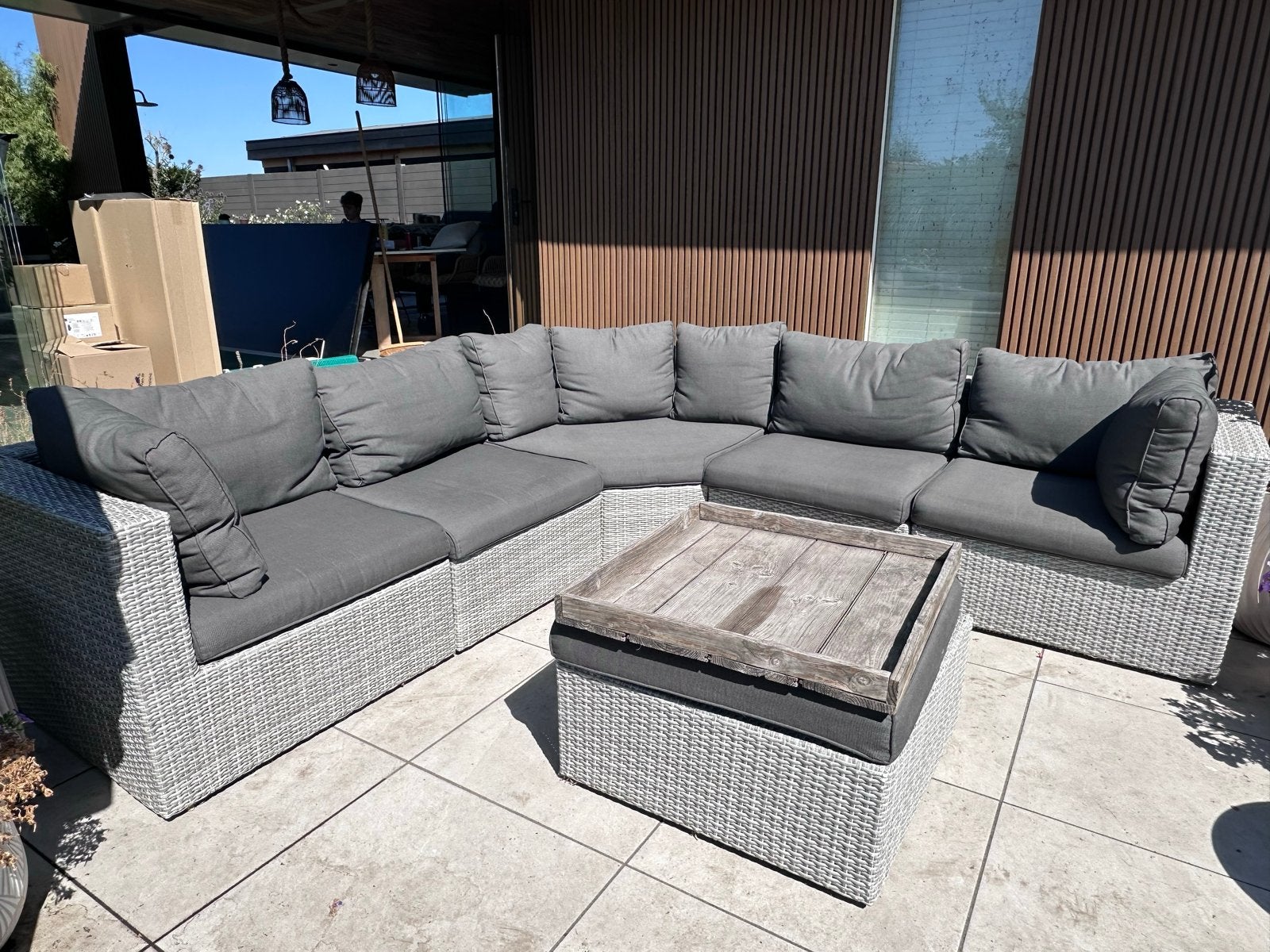 Modulaire polyrotan loungeset met hocker en dienblad, Tuin en Terras, Ophalen, Gebruikt, 8 zitplaatsen, Loungeset