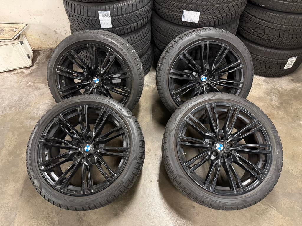 Winterset BMW M3 G80 Pirelli P-Zero winterbanden 275/35 R19, 19 inch, Gebruikt, 275 mm, Banden en Velgen