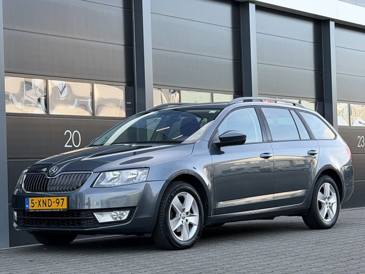 Skoda Octavia 1.6 TDI Navi Clima PDC (bj 2014), Auto's, 1227 kg, Automatische klimaatregeling, 125 €/maand, Te koop