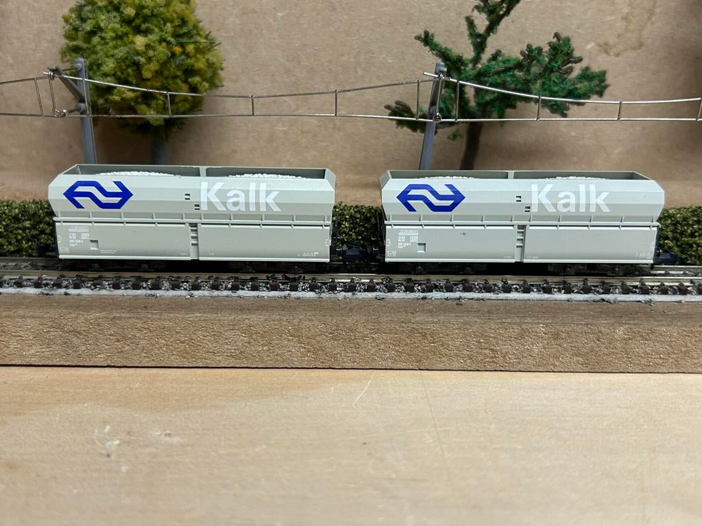 Minitrix NS kalkwagens set van 2, Gelijkstroom, Trix, Wagon, Ophalen of Verzenden