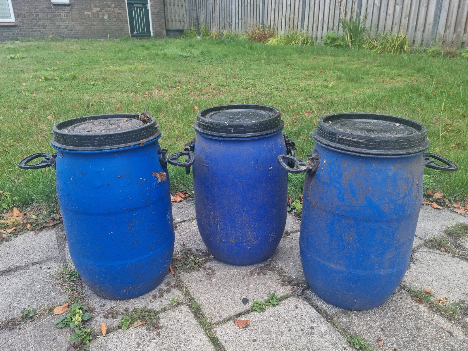 3 nette voerton voertonnen opslag ton droogvoer korrel graan, Dieren en Toebehoren, Dierenvoeding, Ophalen, Hond