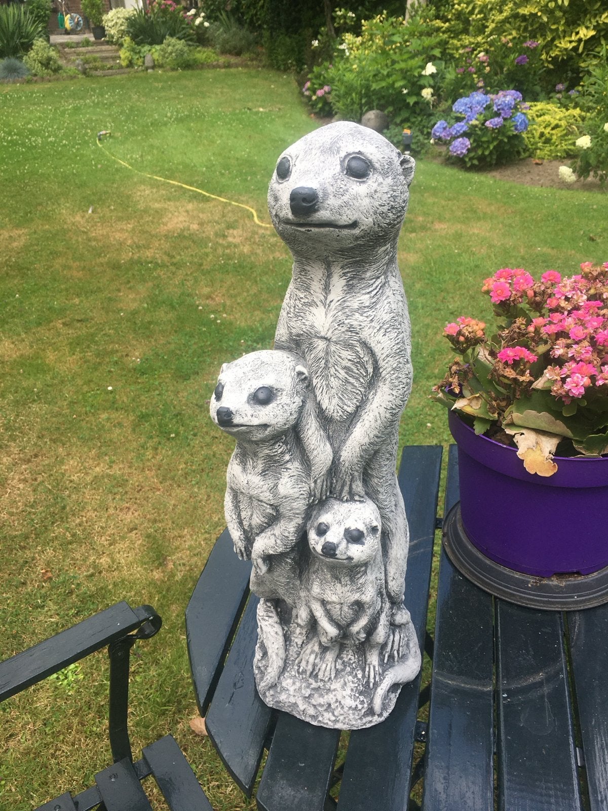 Leuke stokstaartjes familie beeld voor in de tuin, Ophalen, Gebruikt, Beton, Dierenbeeld