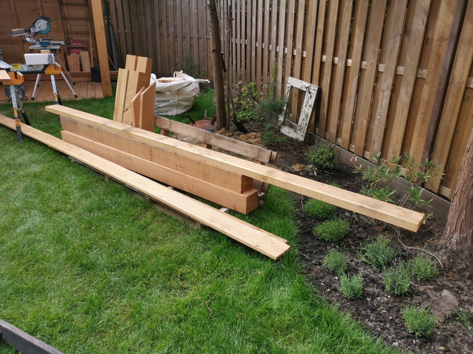 Douglas balken 2x 15x15 en 1x 5x15 - Nieuw gedroogd hout, Doe-het-zelf en Verbouw, Hout en Planken, Ophalen, Nieuw, 250 tot 300 cm